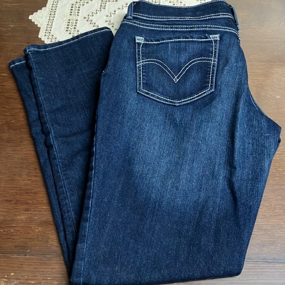 Levi’s Bold Curve Jeans - Picture 2 of 7